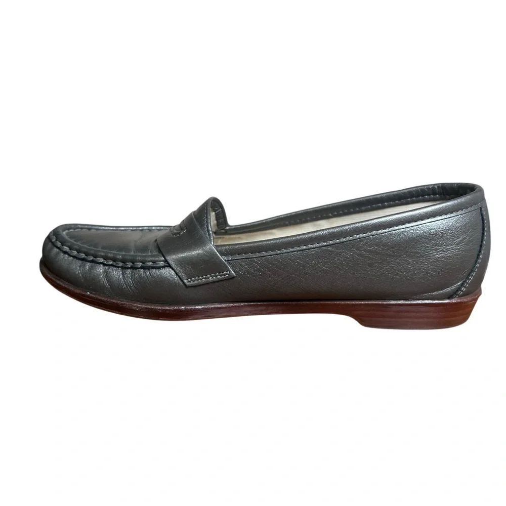 VTG SAS Tripad Comfort Womens Flat Loafers Leather Pewter Pennyloafer Size 7.5 N